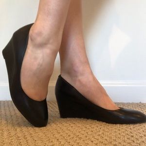 Leather dress wedge shoe